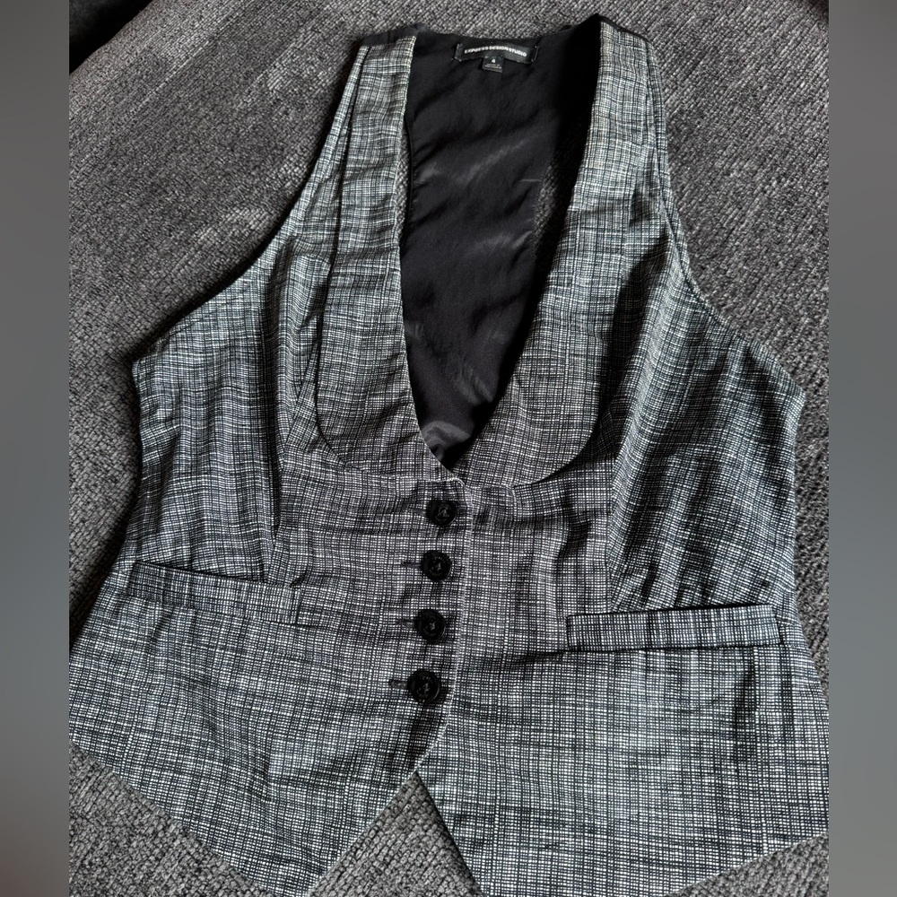 Express design studio vest womens size 4